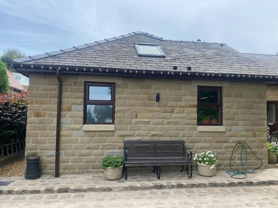 Beautiful 1 Bedroom Holiday Home In Ленчестър Екстериор снимка